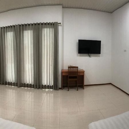 Aurora Hotel Siliwangi Cirebon Exterior photo